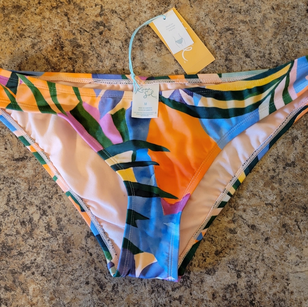 Kona Sol Bikini Medium Coverage Hipster Bottom Size Medium NWT